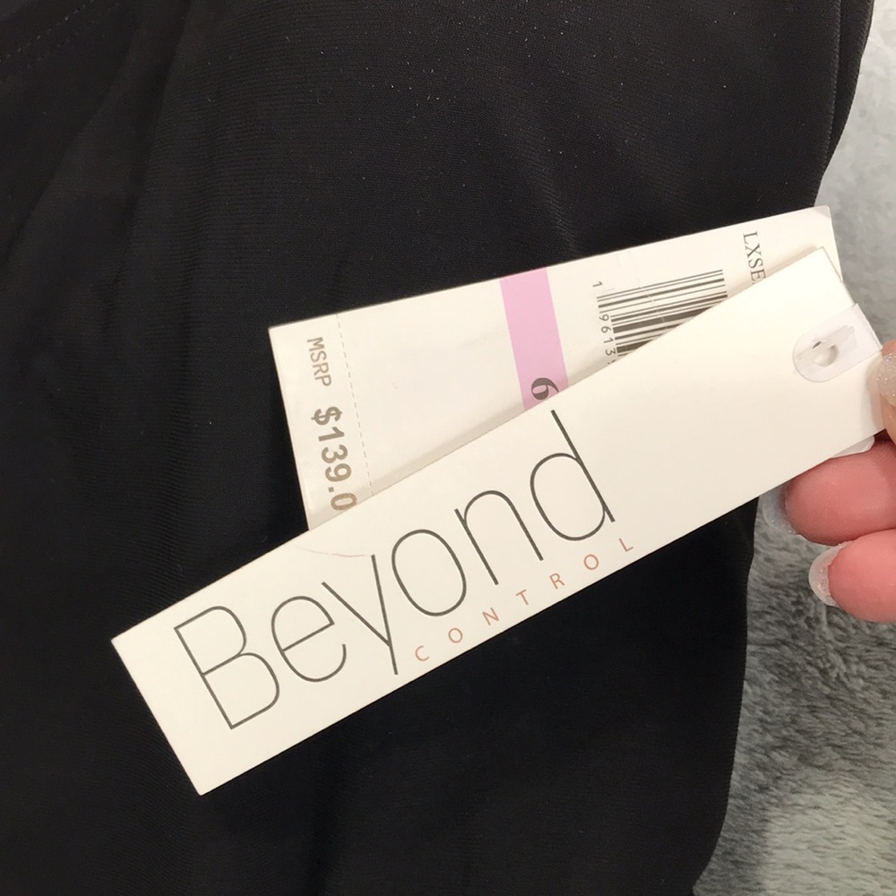 Beyond Control Black V Neck Cinching Swim Dress Size 6 New - Picture 4 of 12